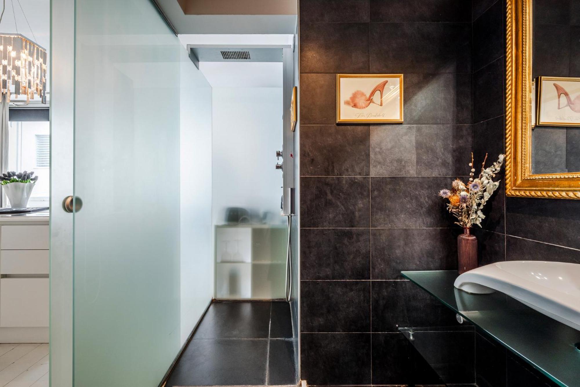 The Boutique Houses - Iconic Suite In Galleria Duomo With Private Parking Milánó Kültér fotó