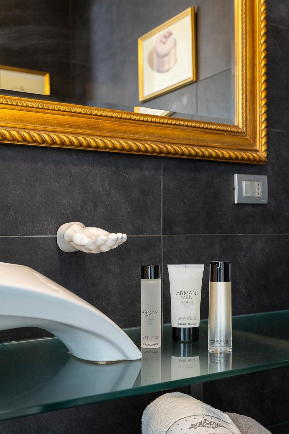 The Boutique Houses - Iconic Suite In Galleria Duomo With Private Parking Milánó Kültér fotó